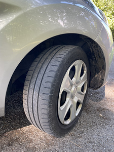 Ford Fiesta (9 foto / 10)