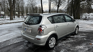 ПРОДАЕТСЯ TOYOTA COROLLA VERSO (5 фото из 11)