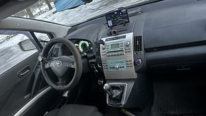 ПРОДАЕТСЯ TOYOTA COROLLA VERSO (7 фото из 11)