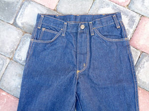 Uued teksapüksid Wrangler (5 foto / 7)