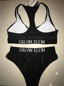 Calvin Klein peldkostīms S (2 foto no 2)