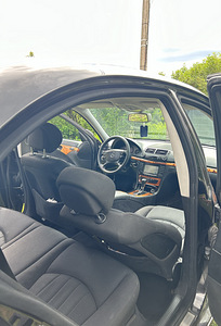 Mercedes Benz E220 (8 foto / 9)