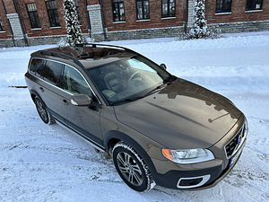 Volvo XC70 2.0 120kW 2012 (10 foto / 15)