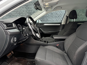 Skoda Superb Ambition Plus 1.5 TSI 110kW (10 foto / 15)