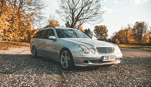 Mercedes-Benz E 270 2005 (3 foto / 13)