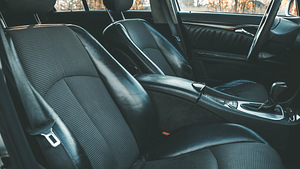 Mercedes-Benz E 270 2005 (9 foto / 13)