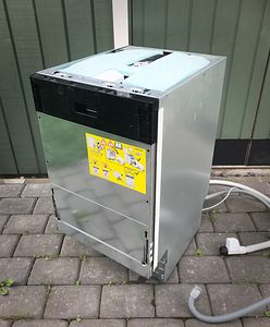 Встраиваемая посудомоечная машина Electrolux EEG62310L (1 фото из 6)