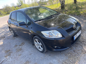 Toyota auris 2.0 93kw. dizel (2 foto / 7)