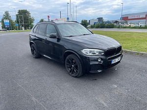 BMW X5 F15 3.0 190KW M-Paket (2 foto / 15)