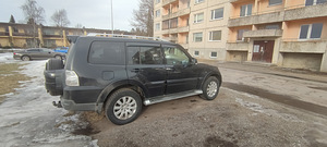 Mitsubishi Pajero 4 (2 foto / 3)