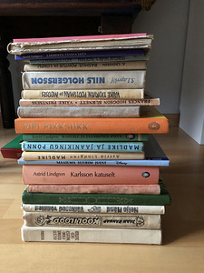 Lasteraamatud kõik kokku (2 foto / 2)