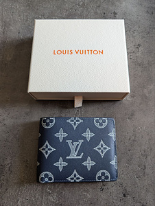 Louis Vuitton кошелек (1 фото из 4)