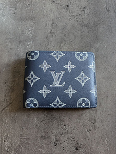 Louis Vuitton кошелек (4 фото из 4)