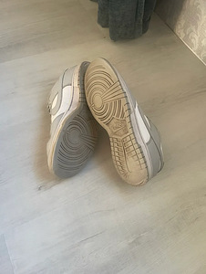 Nike Dunks (3 фото из 3)