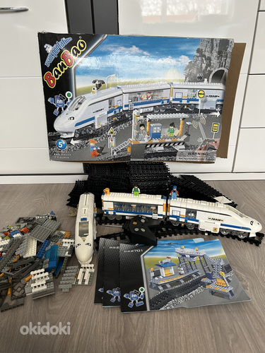 Lego rong jaamaga ja rööbastega