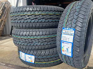 215/65/R16 Toyo Tires Open Country A/T Plus (1 foto / 1)