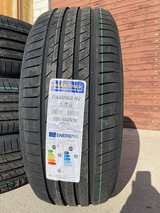255/50/19 Maxtrek Maximus M2 107w xl suverehvid (1 foto / 1)
