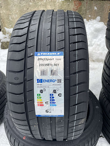 255/35/19 Triangle Effexsport th202 96y (1 foto / 1)