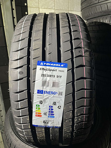 255/30/19 Triangle Effexsport 91y suverehvid (1 foto / 1)