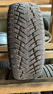 205/55/16 cordiant snow cross2 6mm 10€ (1 foto / 1)