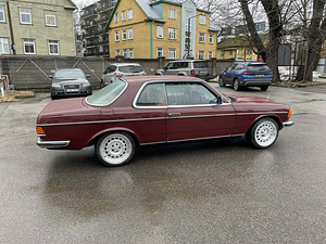 Mercedes Benz W123 kupee 280CE (3 foto / 10)