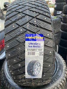 235/50/17 Goodyear Ultragrip Ice Arctic 100t naastrehvid (1 foto / 1)