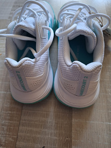 Naiste Adidas spordi ja vabaaja jalats (1 foto / 4)