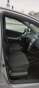 Toyota Yaris (6 foto / 8)