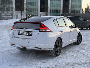Продается Honda Insight автомат гибрид LPG (4 фото из 11)