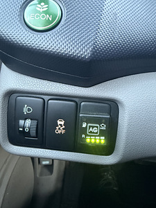 Продается Honda Insight автомат гибрид LPG (8 фото из 11)