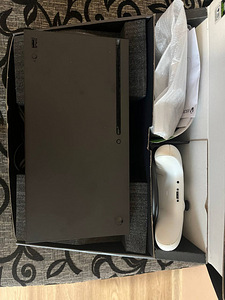 Xbox Series X 1TB + accessories (3 foto / 4)