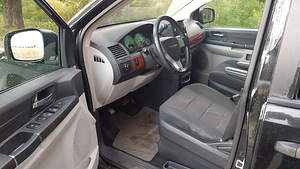 Chrysler Grand Voyager (11 foto / 12)