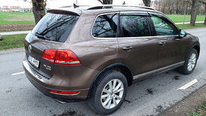 Volkswagen Touareg (8 foto / 13)