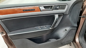 Volkswagen Touareg (13 foto / 13)