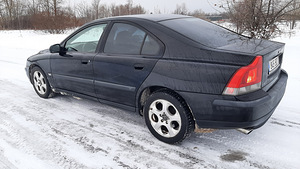 Volvo s60 (2 фото из 9)
