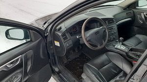 Volvo s60 (8 фото из 9)