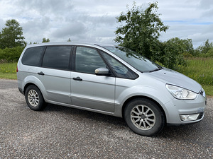 Ford Galaxy (6 фото из 10)