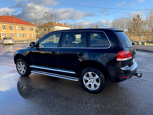 VOLKSWAGEN TOUAREG (3 foto / 9)