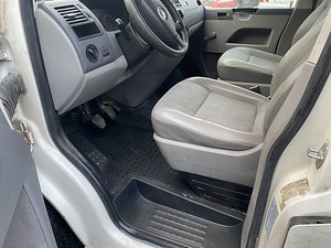 VOLKSWAGEN TRANSPORTER 1.9TDI 8KOHT (9 foto / 10)