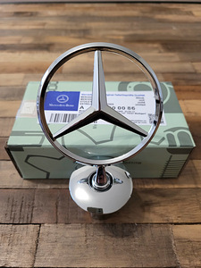 Uus Mercedes-Benz kapoti märk / embleem kapotile (1 foto / 3)
