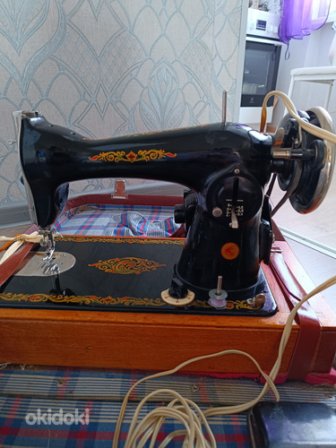 Швейная машина (фото #3)