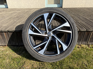 Volvo valuveljed 245/45 20 4tk (3 foto / 3)