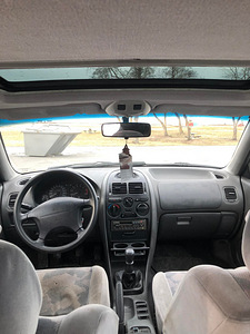 Mitsubishi Carisma (9 фото из 11)