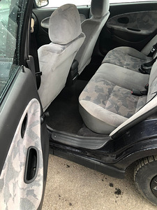 Mitsubishi Carisma (10 фото из 11)