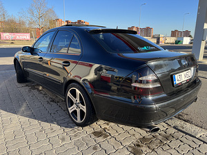 Mercedes Benz w211 4matic (2 foto / 10)