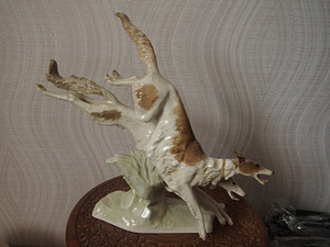 Antiikne portselanist figuur Hutschenreuther greyhoundid (2 foto / 3)