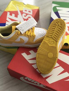 Nike tossud SB Dunk Low Laser Orange (2 foto / 4)
