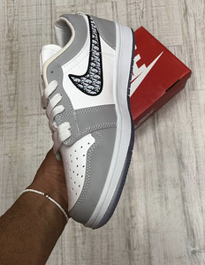 Nike Dior x Air Jordan 1 tossud (3 foto / 4)