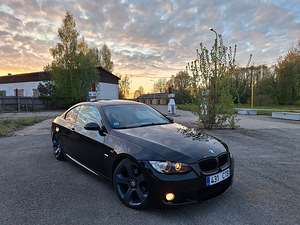 BMW e92 320d 130kw 2008a (m-pakett) (3 foto / 6)
