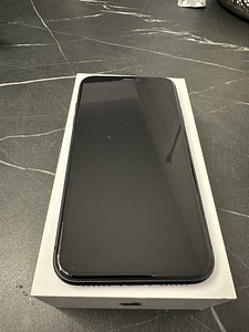 iPhone 11 black 64gb (1 foto / 4)